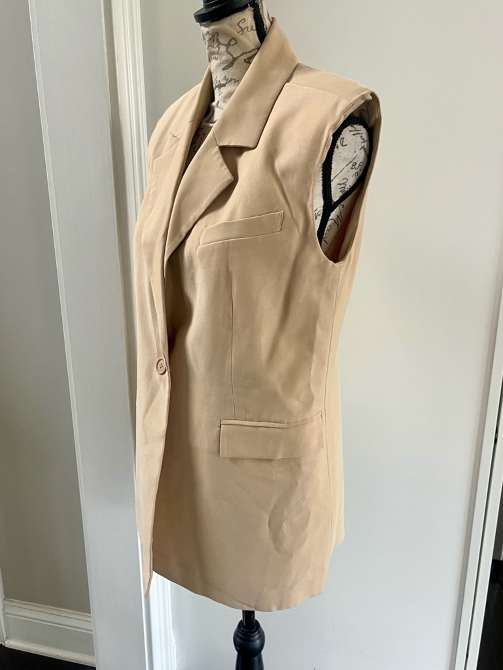 Open Edit Sleeveless Blazer Style Vest with Single Button Closure - Picture 12 of 16